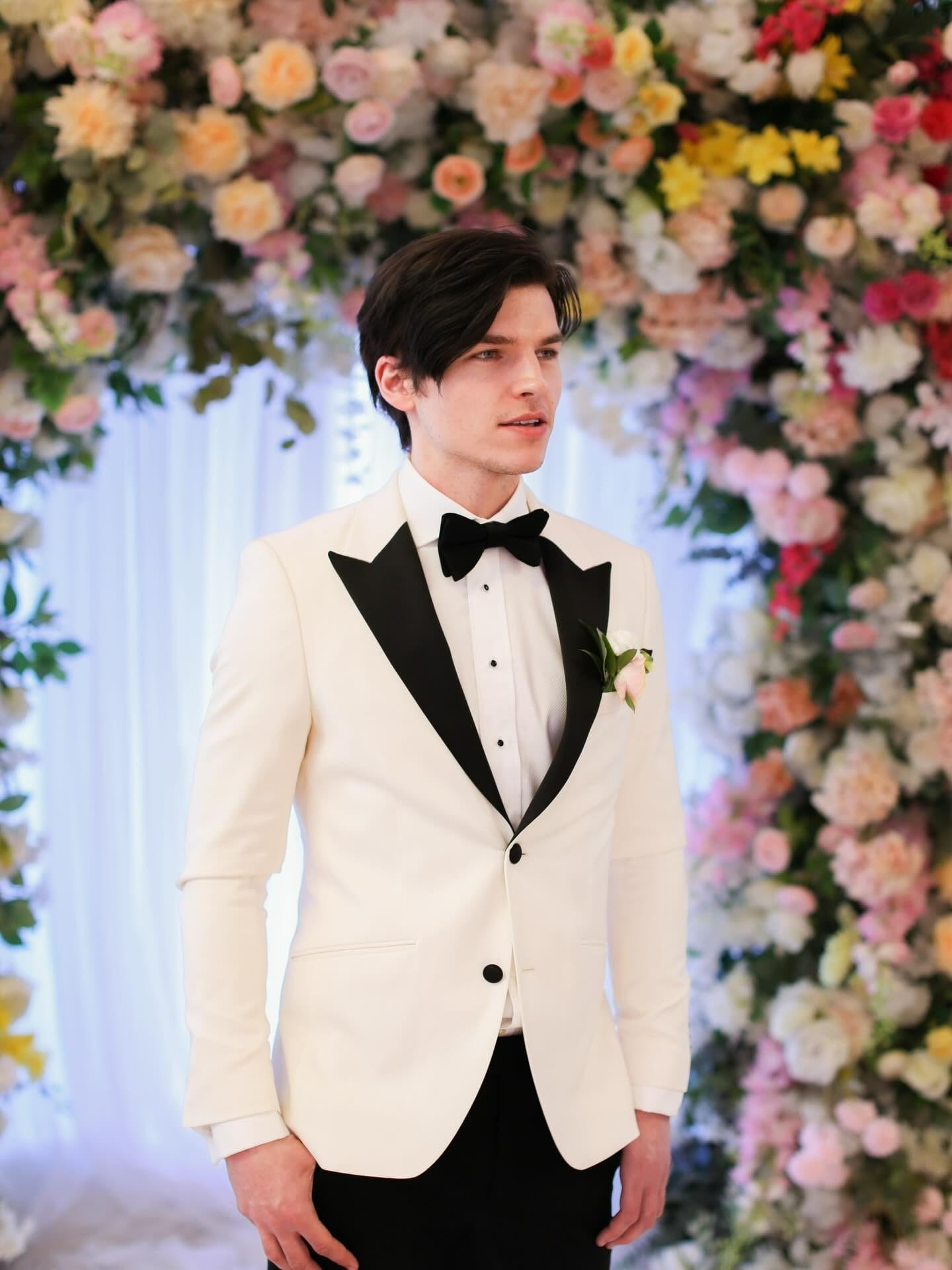 Become a wedding planner with a full-time job